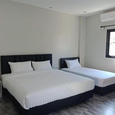 Oyo 259 Baan Napatr Hotel Bangtau-part Kültér fotó