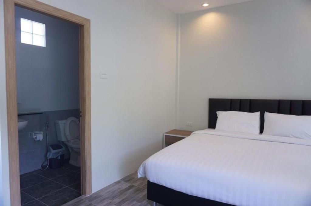 Oyo 259 Baan Napatr Hotel Bangtau-part Kültér fotó